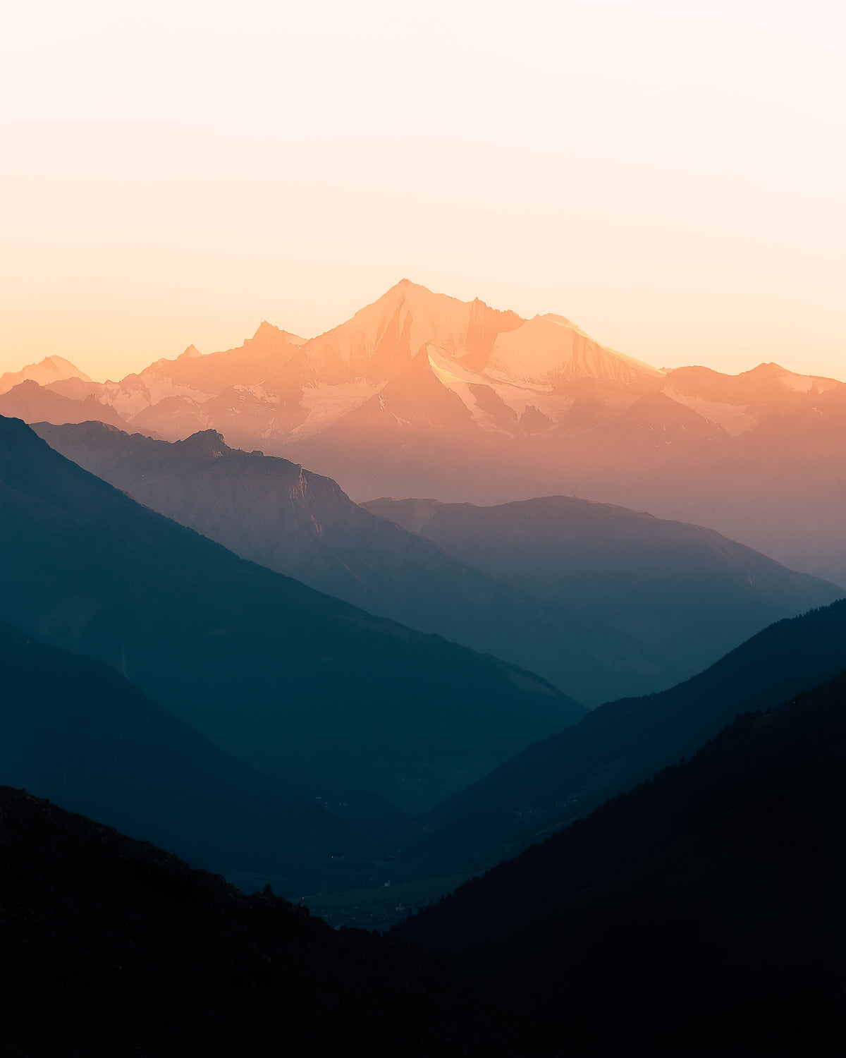 image of a sunrise on a mountain
